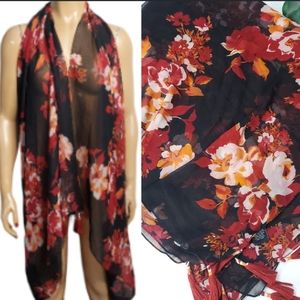 Floral Print Tassel Accent Corner Wrap